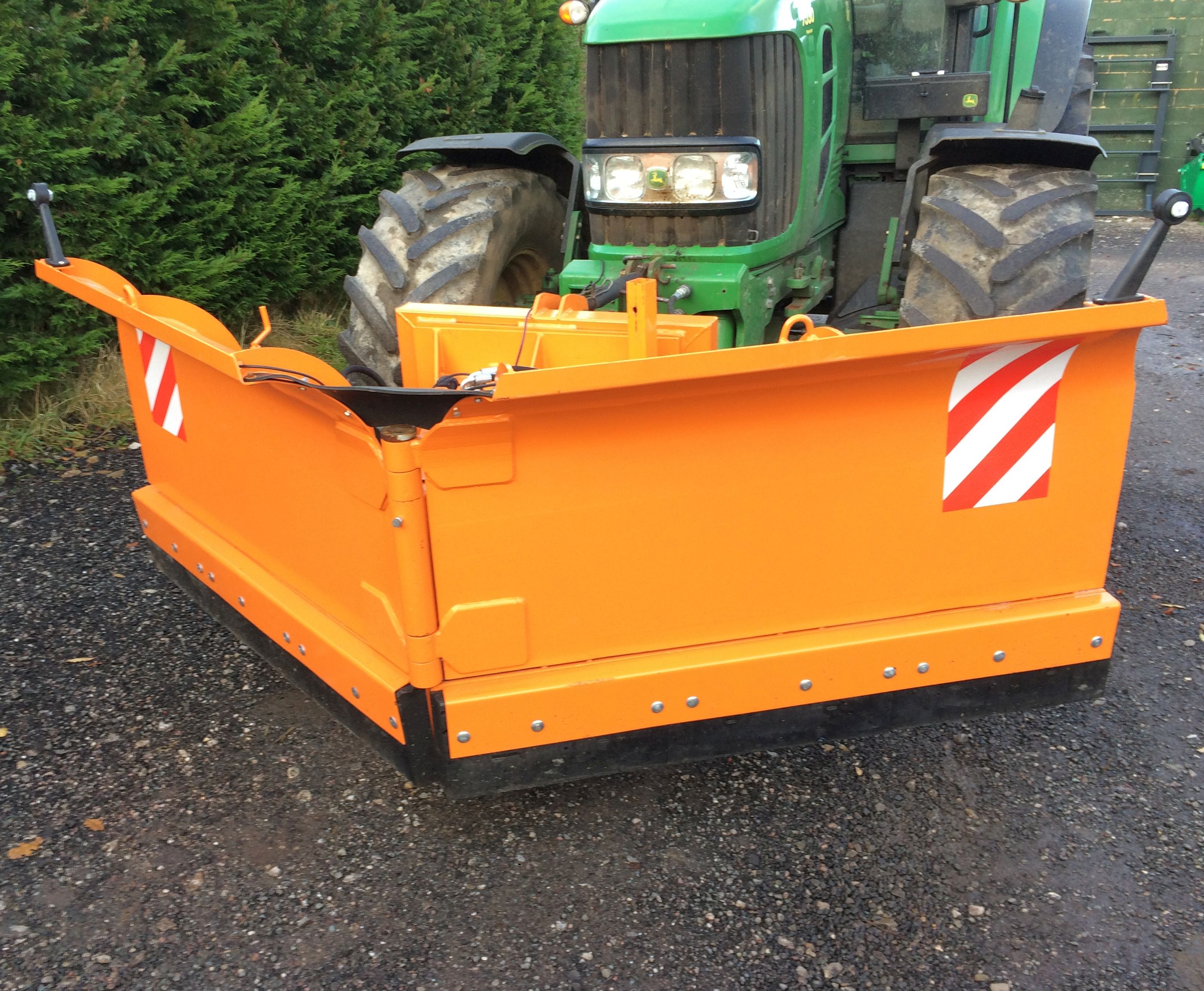 SNOW PLOUGH HYDRAULIC J Bourne Tractors