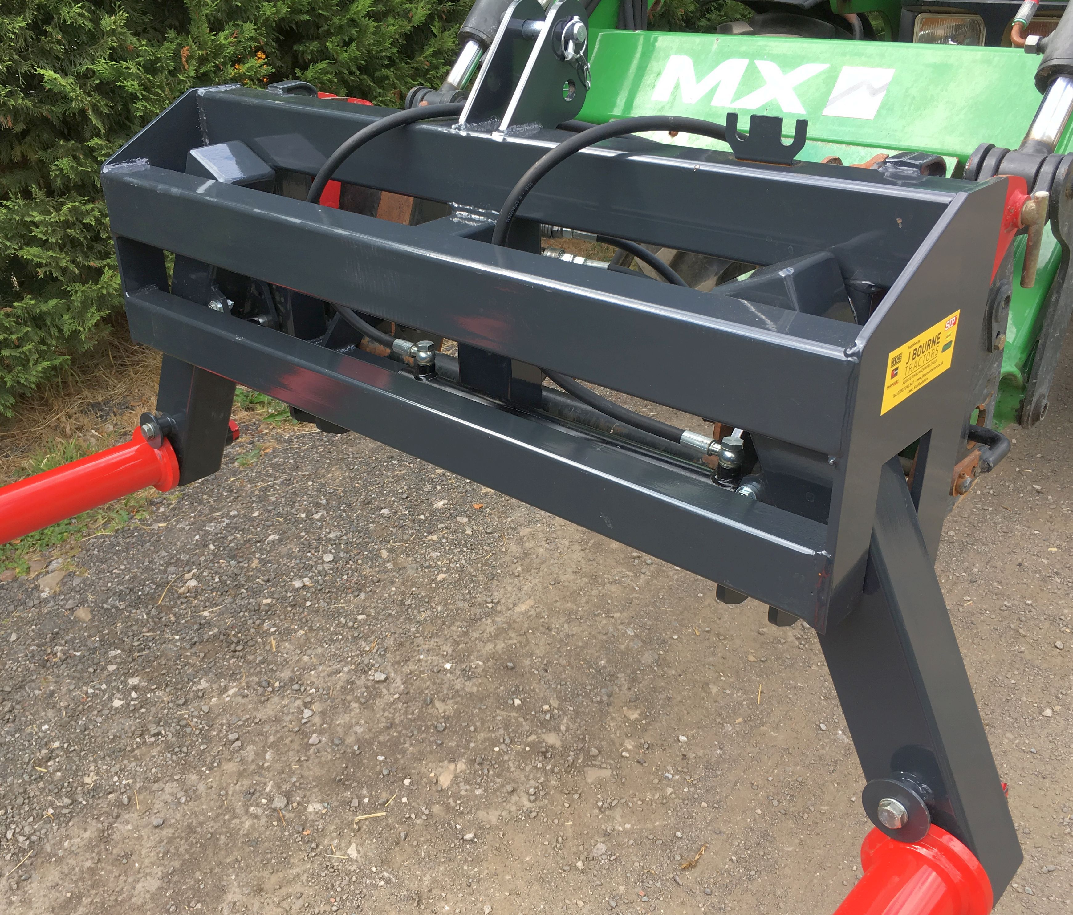 HYDRAULIC BALE SQUEEZE J Bourne Tractors