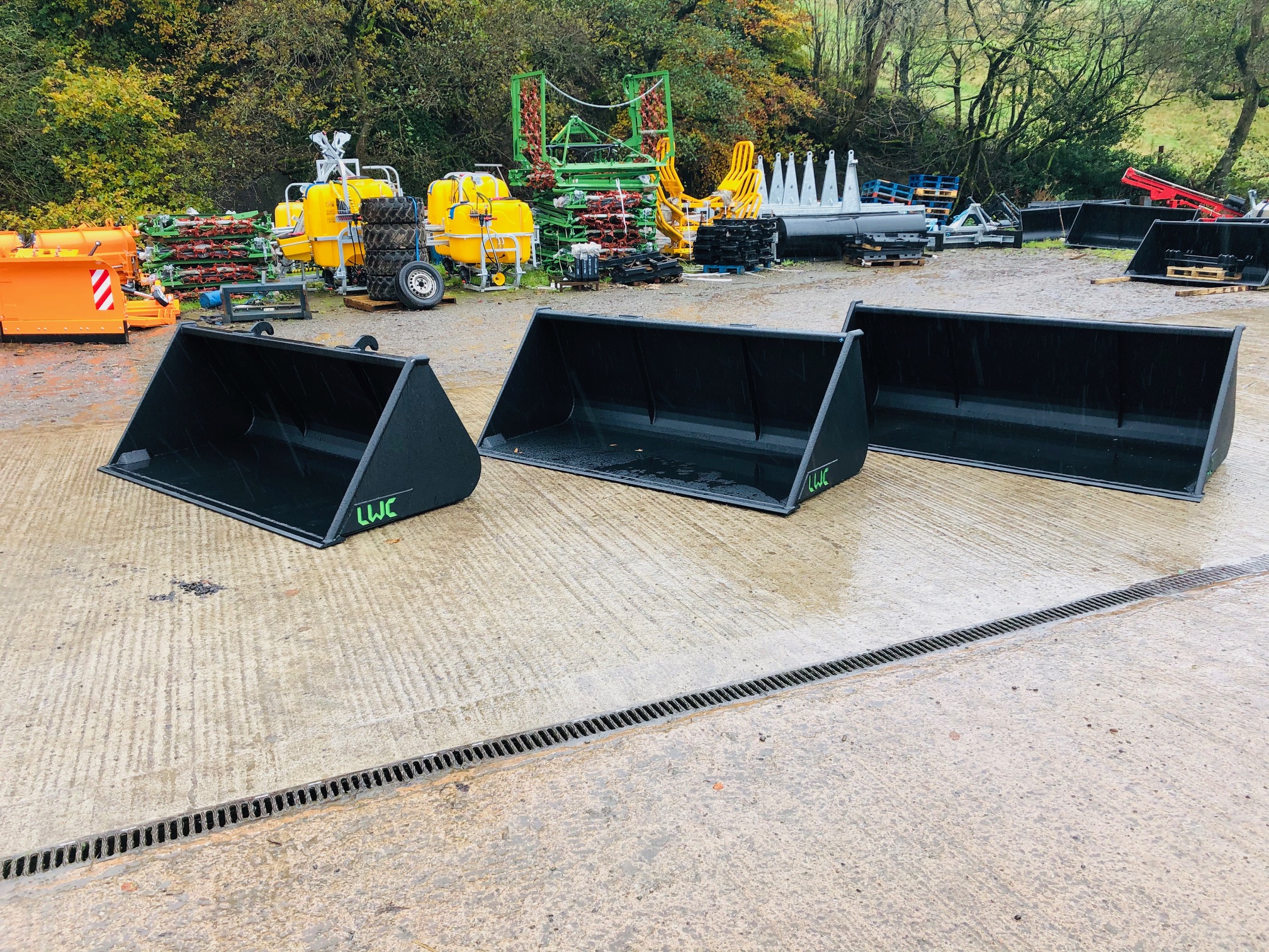 TELEHANDLER / LOADALL BUCKETS J Bourne Tractors