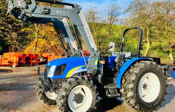 NEW HOLLAND T4040 4WD WITH QUICKE LOADER