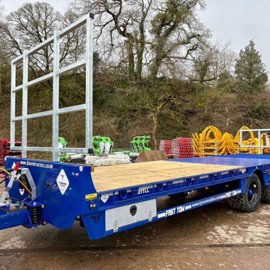 Tyrone Hydraulic Folding Beavertail Trailer