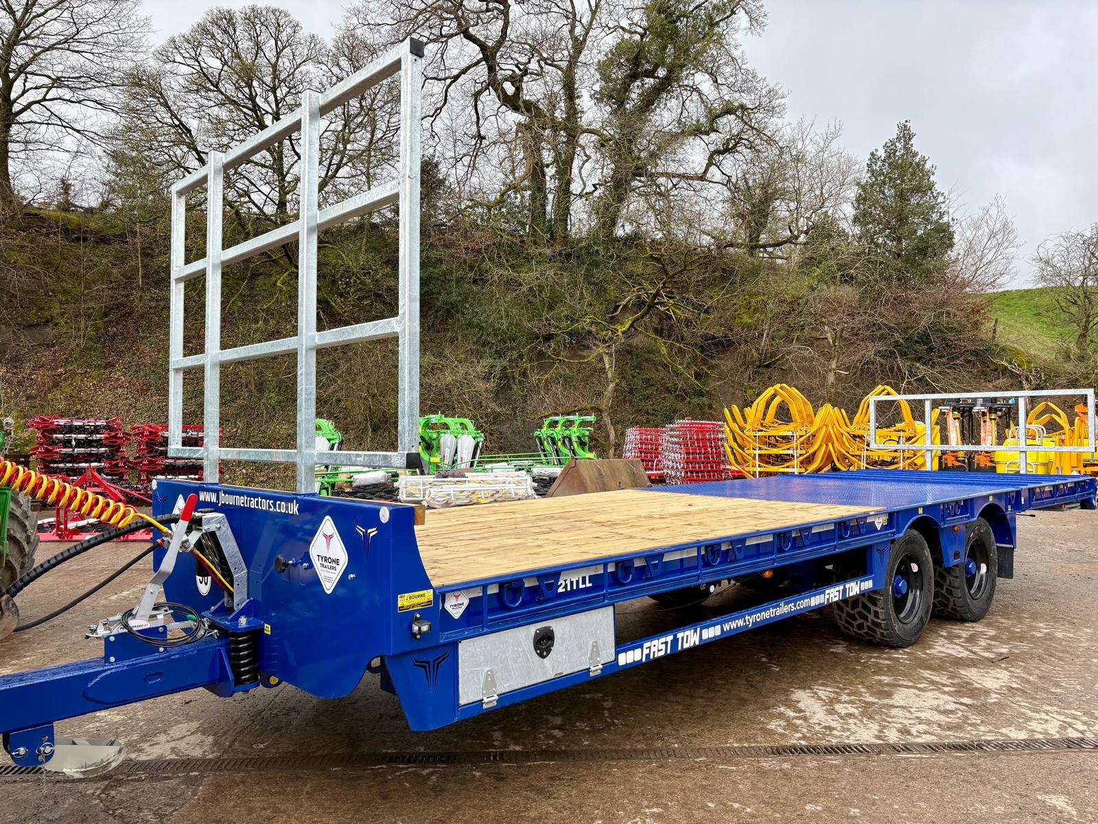 Tyrone Hydraulic Folding Beavertail Trailer